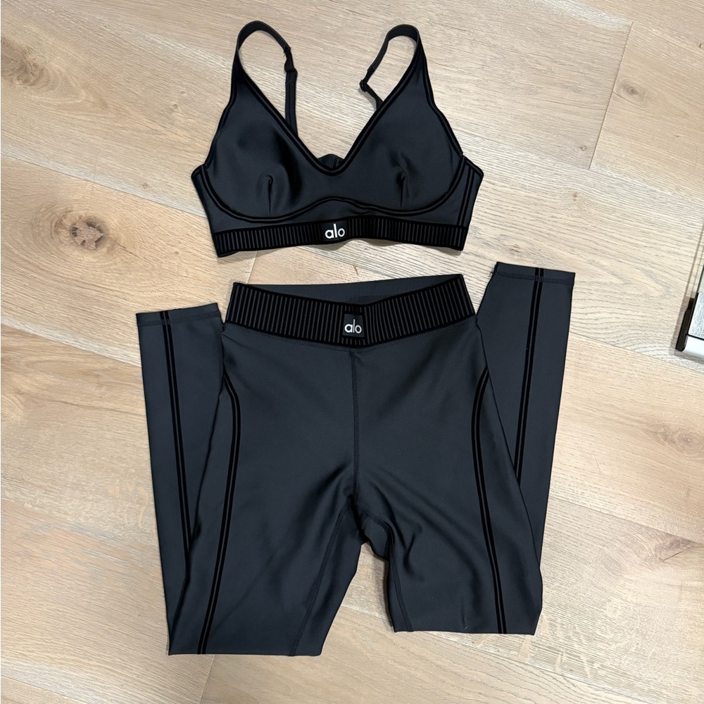 ALO Yoga Black Line Up Legging Set